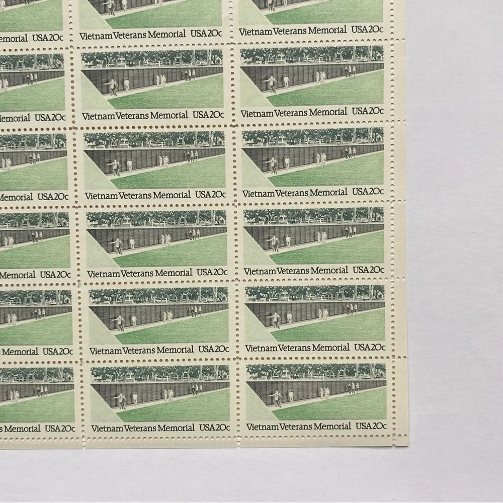 Vietnam Veterans Memorial Stamps Sheet of 40 20 Cents Scott # 2109 War Unhinged